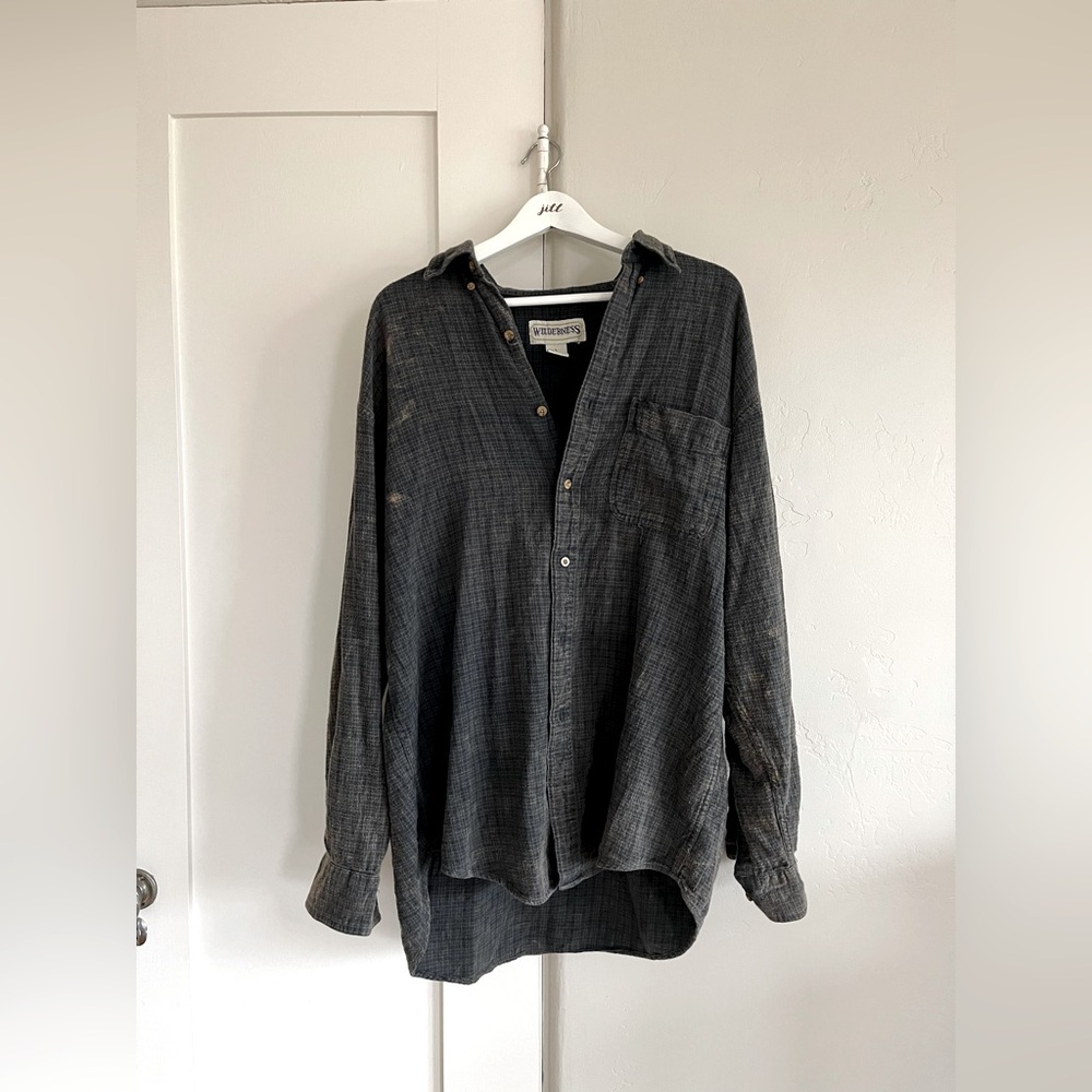 🤍 euc | vintage | distressed plaid button down shirt